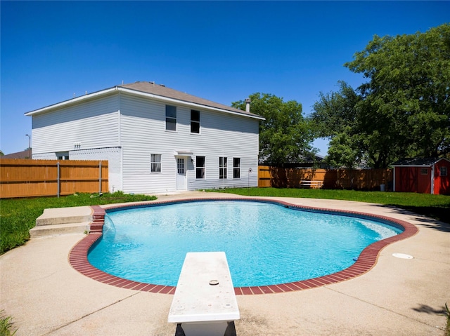 920 Kendall Dr, Arlington, TX 76001 - view of swimming pool featuring a diving board