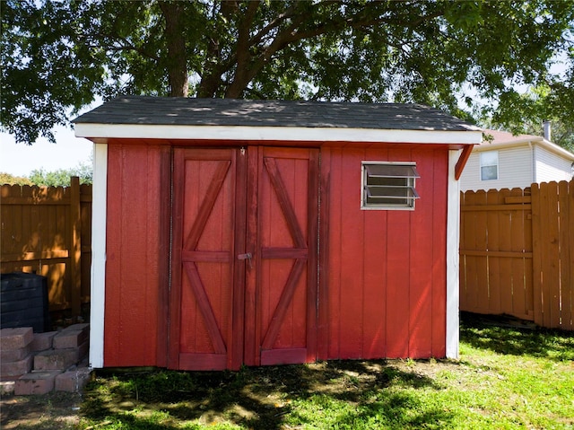 920 Kendall Dr, Arlington, TX 76001 - view of shed