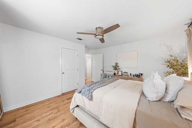 111 Peaceful Ln, Lacy Lakeview, TX 76705 - bedroom with light wood-style floors, visible vents, baseboards, and ceiling fan