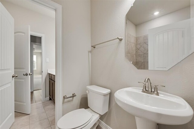15044 Ted Trl, Aledo, TX 76008 - bathroom featuring toilet, vanity, and a tub