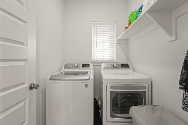 628 Claverton Ln, Forney, TX 75126 - washroom with laundry area and independent washer and dryer