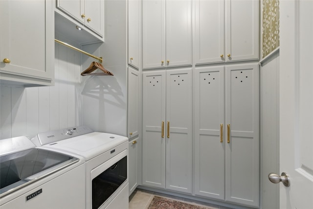 579 Point Vista Dr, Aledo, TX 76008 - laundry room featuring independent washer and dryer and cabinet space
