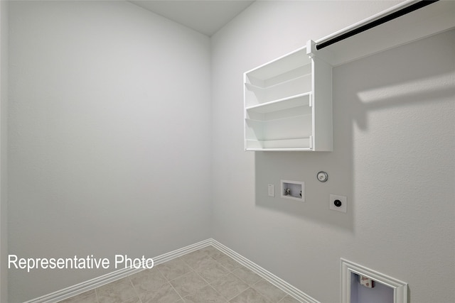 4933 Hitching Post Dr, Fort Worth, TX 76036 - laundry area featuring laundry area, hookup for an electric dryer, hookup for a gas dryer, hookup for a washing machine, and baseboards