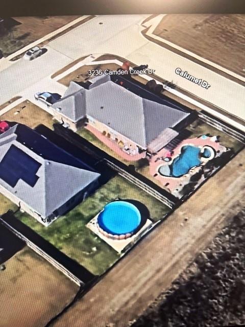 3236 Camden Creek Rd, Krum, TX 76249 - bird's eye view of a pool area