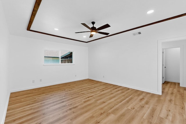 7116 Town Bluff Dr, Dallas, TX 75248 - unfurnished room with ceiling fan, light wood-style floors, baseboards, and recessed lighting
