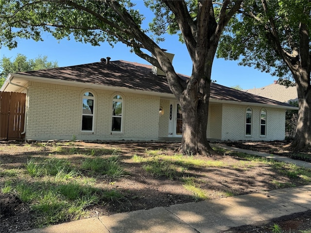 view of front facade with brick siding