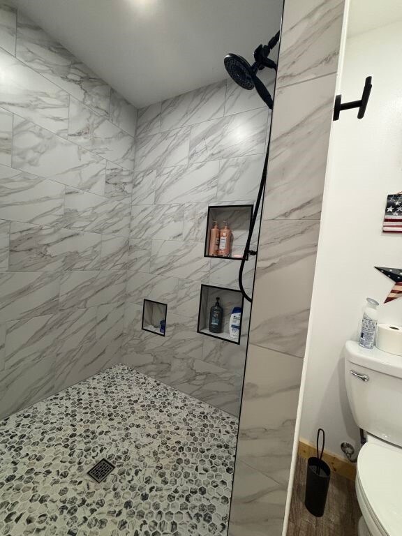 450 Vz County Road 4814, Ben Wheeler, TX 75754 - full bathroom with toilet and tiled shower
