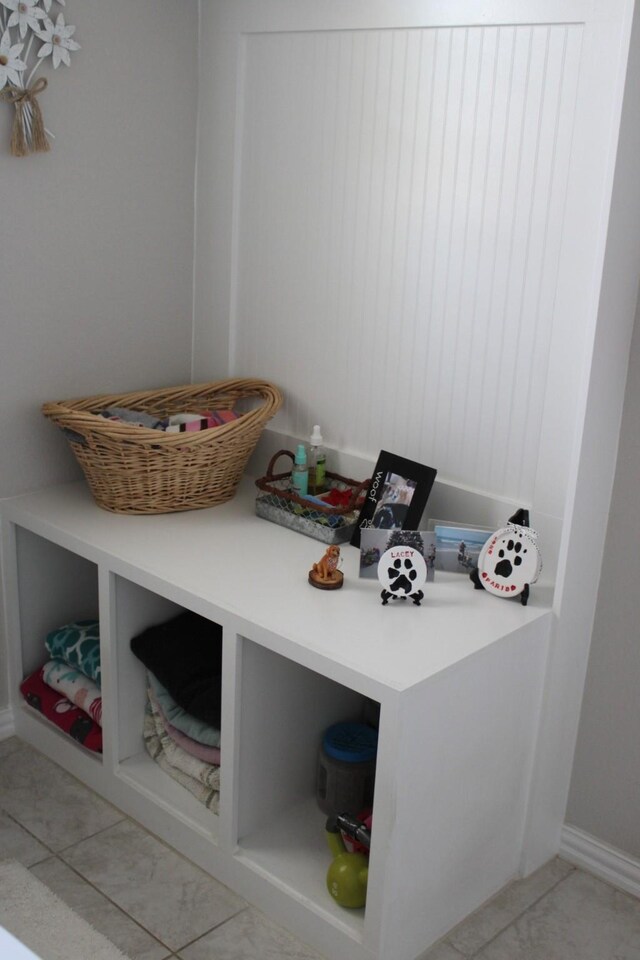 2267 County Road 4010, Decatur, TX 76234 - detailed view of baseboards