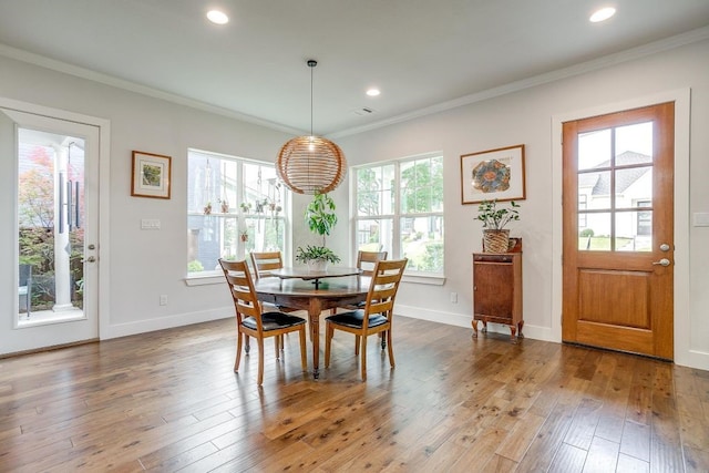 1833 Crested Ridge Rd, Fort Worth, TX 76008 - dining area with baseboards, hardwood / wood-style floors, ornamental molding, and recessed lighting