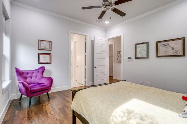 1833 Crested Ridge Rd, Fort Worth, TX 76008 - bedroom featuring wood finished floors, crown molding, visible vents, baseboards, and recessed lighting