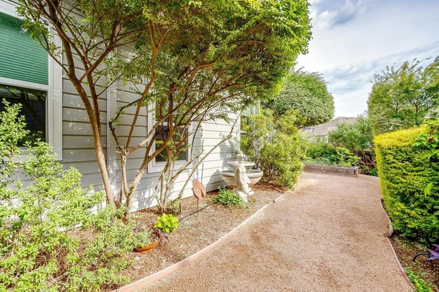 1833 Crested Ridge Rd, Fort Worth, TX 76008 - exterior space