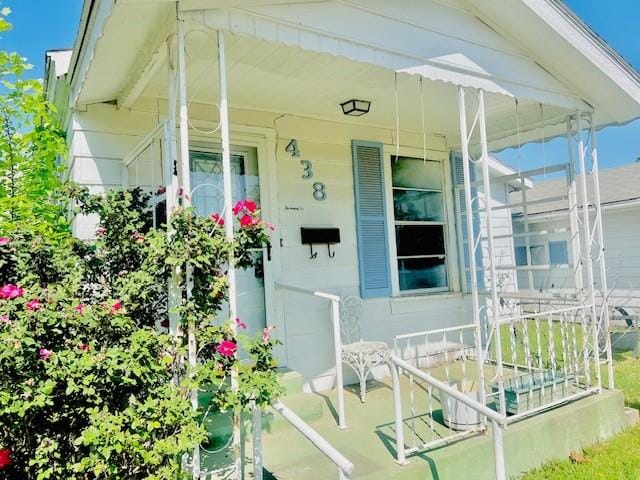 438 Atkins St, Sulphur Springs, TX 75482 - view of exterior entry with covered porch