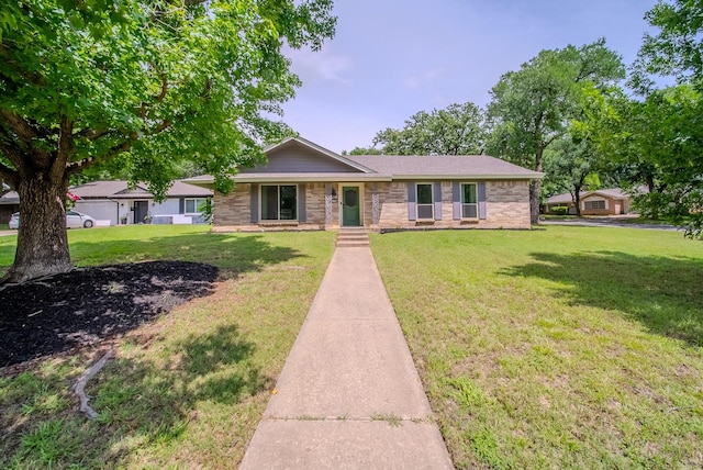 807 Eastcliff Dr, Euless, TX 76040 - ranch-style home featuring a front yard and brick siding