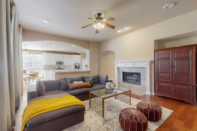 1206 Greenway Dr, Allen, TX 75013 - kitchen featuring appliances with stainless steel finishes, a sink, a kitchen island, backsplash, and recessed lighting