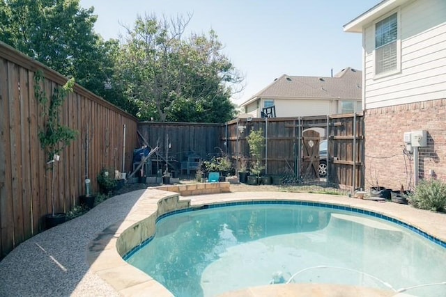 436 Dakota Dr, Murphy, TX 75094 - view of swimming pool featuring a fenced backyard