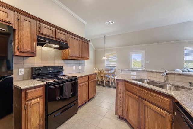 kitchen with under cabinet range hood, visible vents, a sink, decorative backsplash, and black appliances