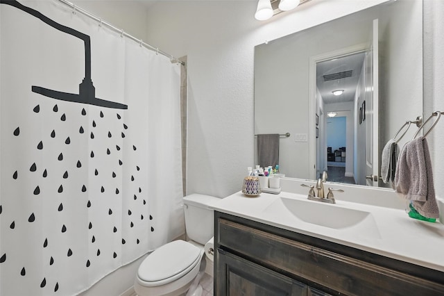 full bath with shower / tub combo with curtain, visible vents, toilet, and vanity