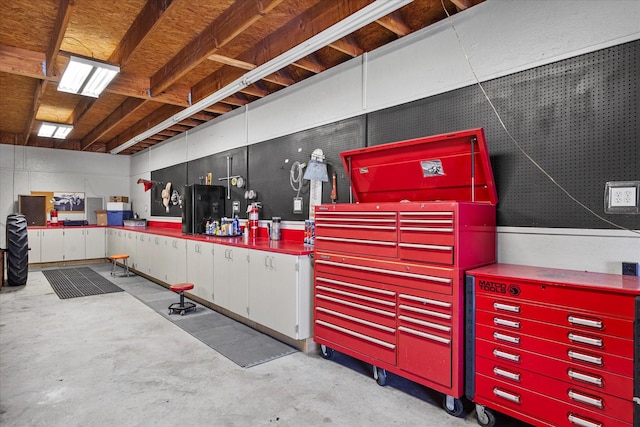 992 Anna Cade Rd, Rockwall, TX 75087 - garage with a workshop area