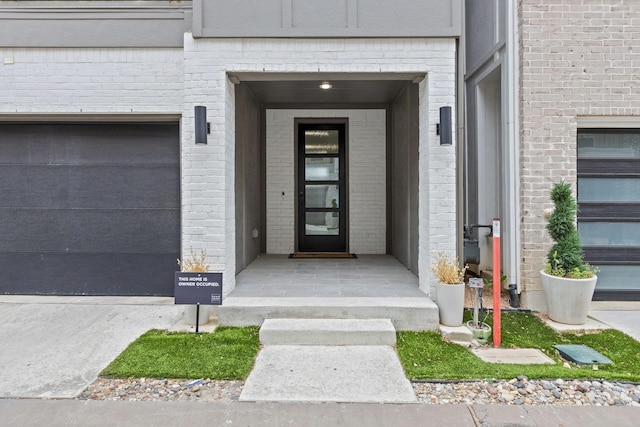 2635 Carmelita St, Dallas, TX 75212 - property entrance featuring brick siding