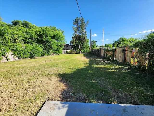 3123 Kellogg Ave, Dallas, TX 75216 - view of yard featuring fence
