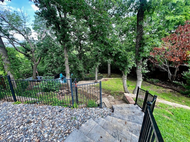 2704 Crestwood Ln, Highland Village, TX 75077 - view of yard