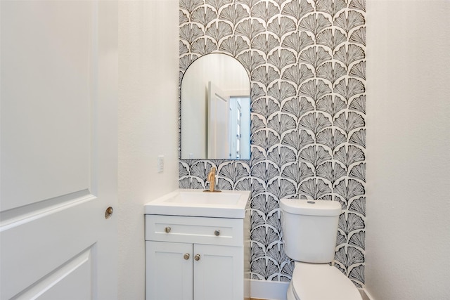 618 N Cliff, Dallas, TX 75203 - half bath with toilet and vanity