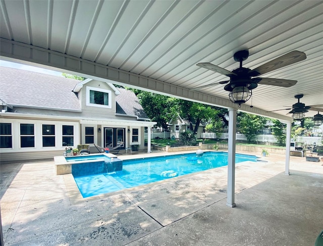 501 N Austin St, Comanche, TX 76442 - view of swimming pool featuring a patio, a pool with connected hot tub, a fenced backyard, and ceiling fan