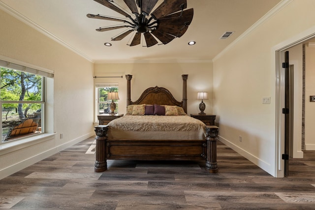 bedroom featuring dark wood-type flooring, visible vents, baseboards, and recessed lighting