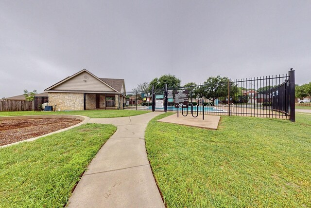 8413 Vicksburg Ln, Fort Worth, TX 76123 - view of community