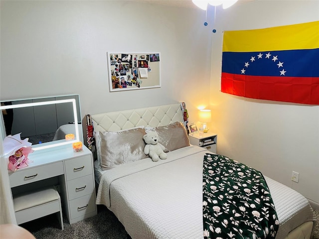 bedroom with carpet flooring