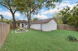 403 S Marlborough Ave, Dallas, TX 75208 - view of yard featuring an outdoor structure