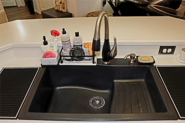 103 Sunglow Loop, Red Oak, TX 75154 - room details with a sink