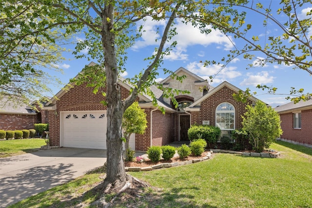 view of front of house with brick siding, an attached garage, a front lawn, and driveway