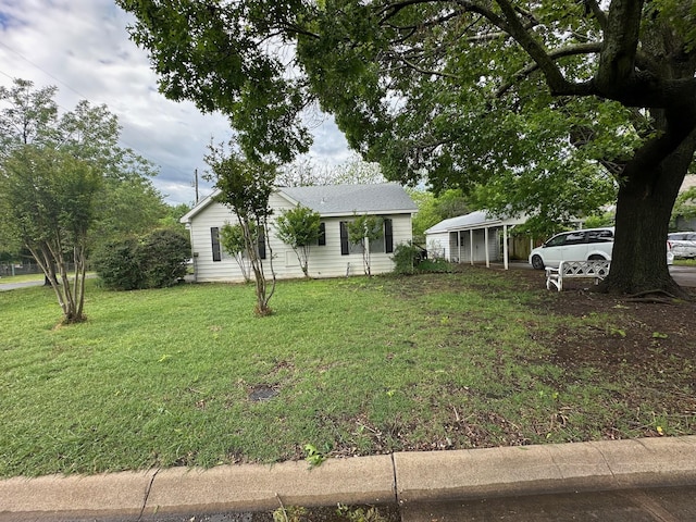 view of front of house with a front yard