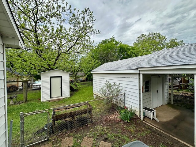 view of patio featuring a fenced backyard