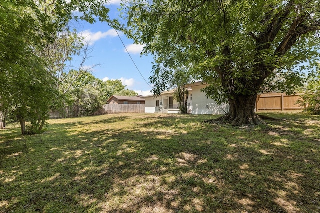 7009 Overhill Rd, Fort Worth, TX 76116 - view of yard with fence