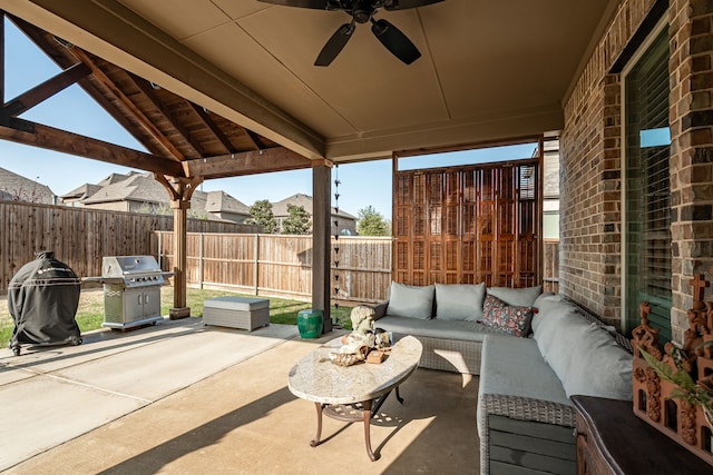 view of patio / terrace featuring an outdoor hangout area, a ceiling fan, a fenced backyard, and a grill