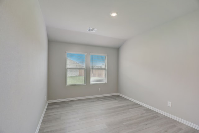 610 Willet Dr, Mckinney, TX 75069 - empty room featuring baseboards, light wood-style flooring, and visible vents