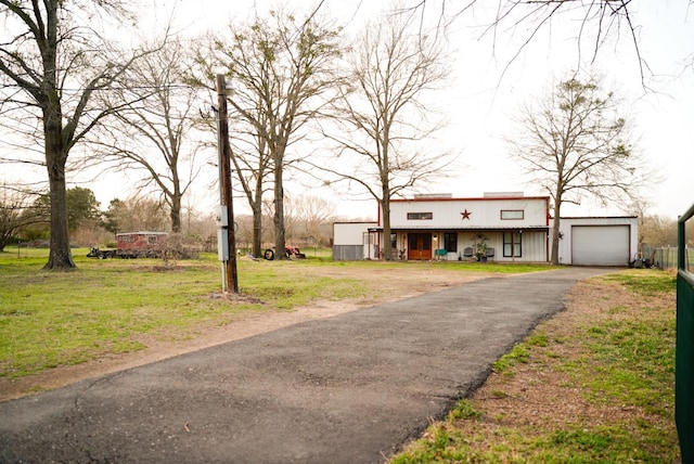 view of front of house featuring driveway