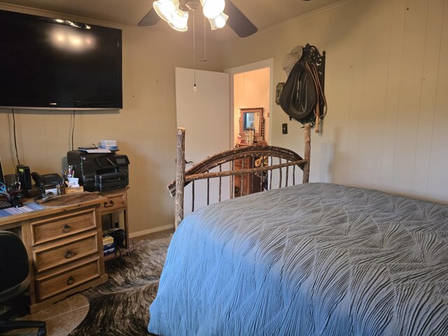 bedroom featuring a ceiling fan
