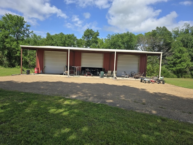 view of detached garage
