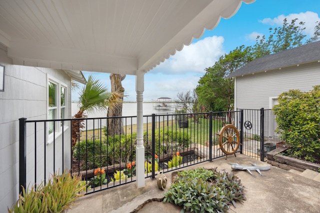 6725 Cahoba Dr, Fort Worth, TX 76135 - balcony with a water view