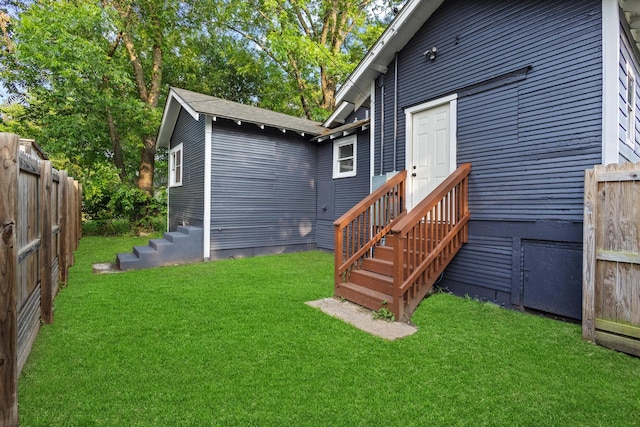 1031 W Chestnut St, Denison, TX 75020 - back of house with entry steps