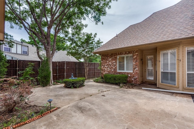 1405 Chesapeake Dr, Plano, TX 75093 - view of patio featuring fence