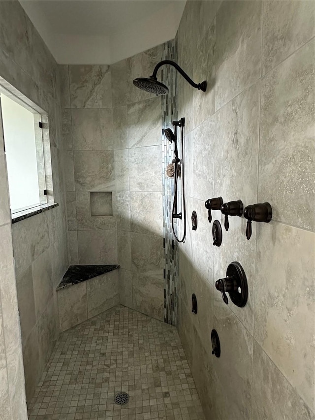 8636 Morgan Rd, Blue Ridge, TX 75424 - full bath with a tile shower