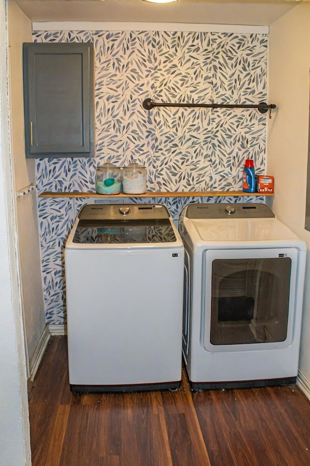 4024 Calmont Ave, Fort Worth, TX 76107 - laundry room featuring dark wood-style floors, baseboards, laundry area, and independent washer and dryer