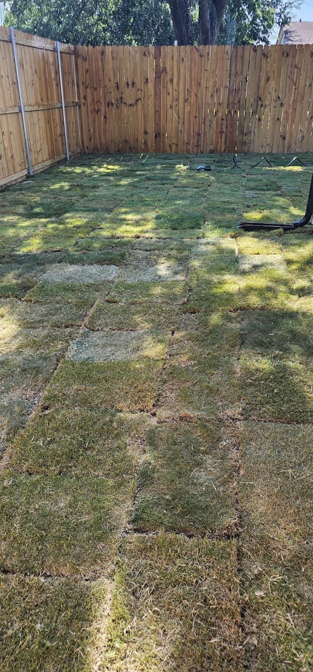 1822 Bickers St, Dallas, TX 75212 - view of yard