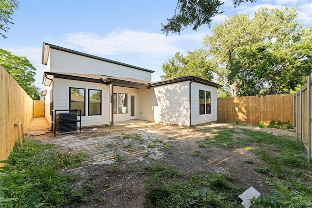 1822 Bickers St, Dallas, TX 75212 - back of house featuring a fenced backyard