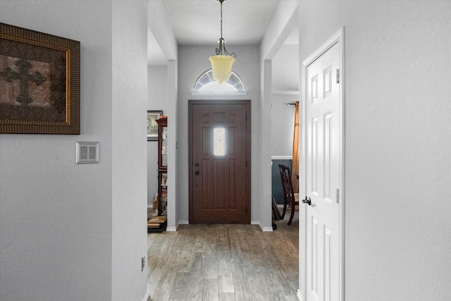 405 Londonderry Ln, Mansfield, TX 76063 - entryway featuring light wood-type flooring and baseboards