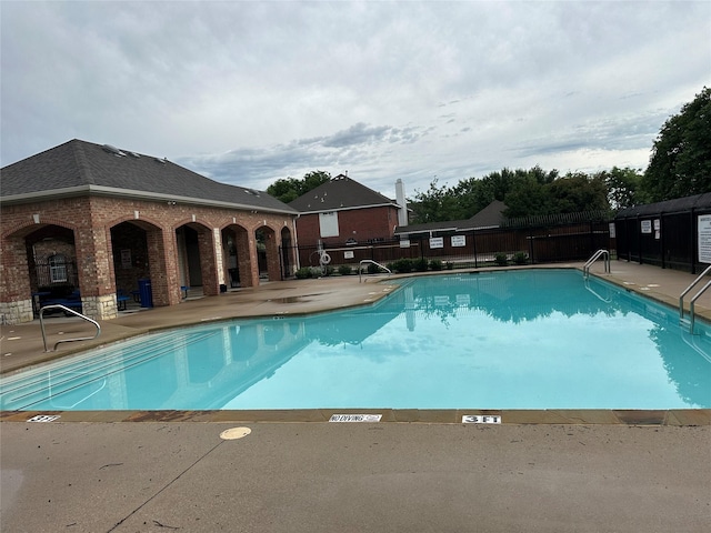 405 Londonderry Ln, Mansfield, TX 76063 - pool with fence and a patio